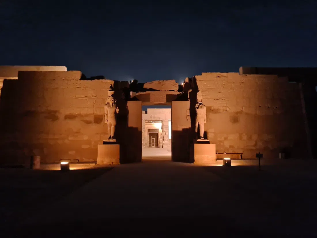 Templo de Karnak — Espetáculo de Som e Luz, Luxor